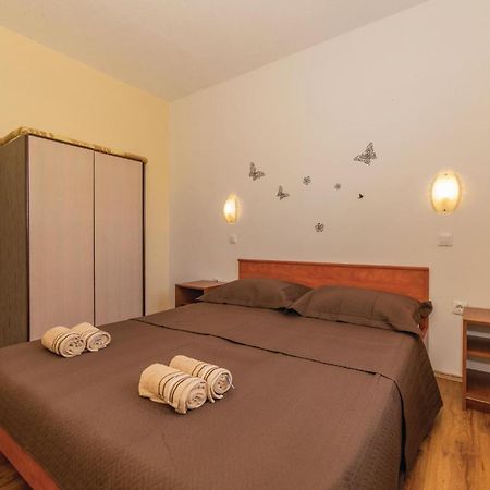 Pet Friendly Apartment In Biograd With Kitchen Биоград-на-Мору Экстерьер фото